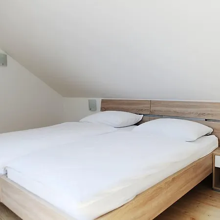 Garni Azur 3* Ljubljana